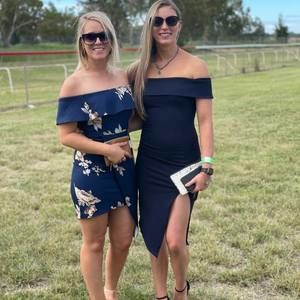 Meet your Posher, Chloe